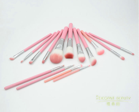花季传媒APP下载网站能用美妆蛋清洗液洗吗？
