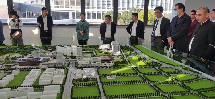 花季传媒APP下载入口参加深圳技术大学新材料与新能源学院校企合作交流会-暨校企合作理事会成立大会